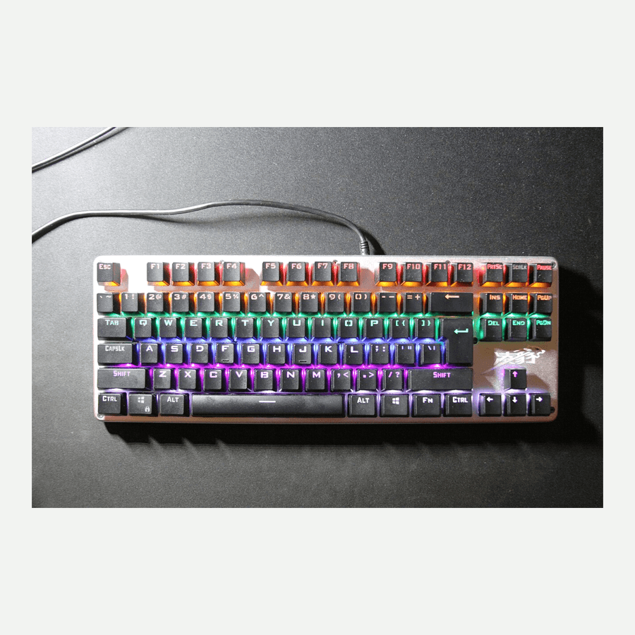 Low-profile mechanical keyboard with compact office layout