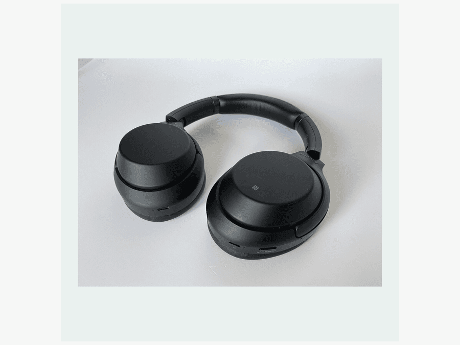 Lightweight USB call center headset with boom microphone